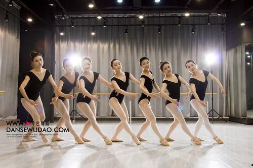 成人练气质舞蹈好吗视频,舞蹈视频带你领略成人练舞魅力  第2张